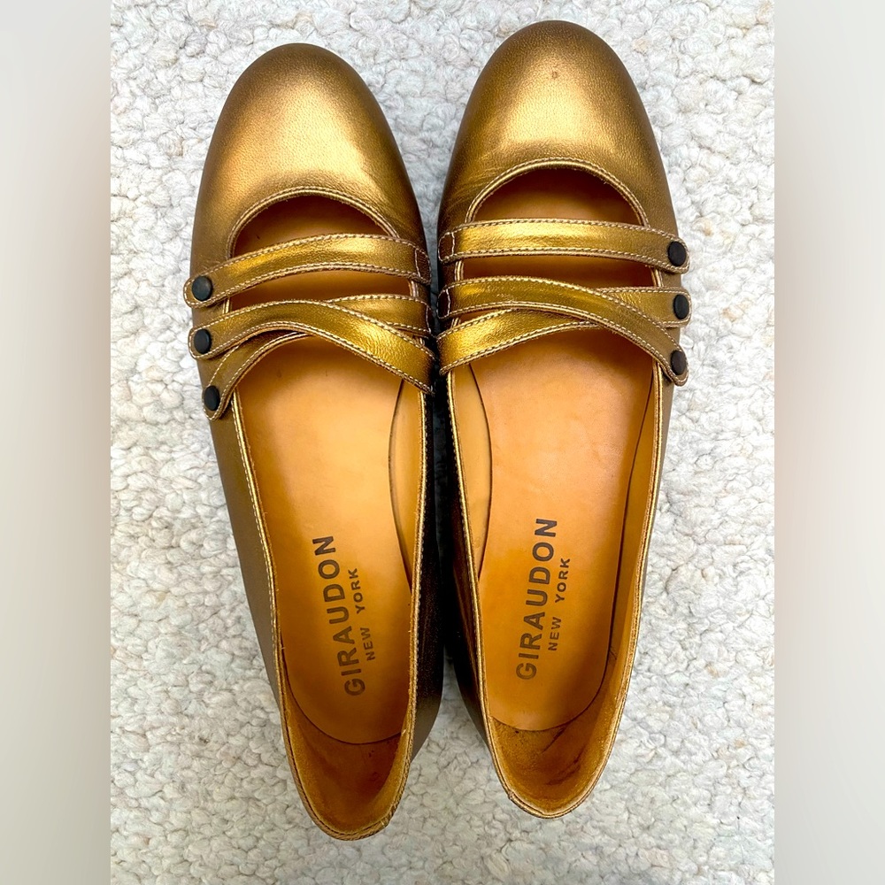 Gold Giraduon flats